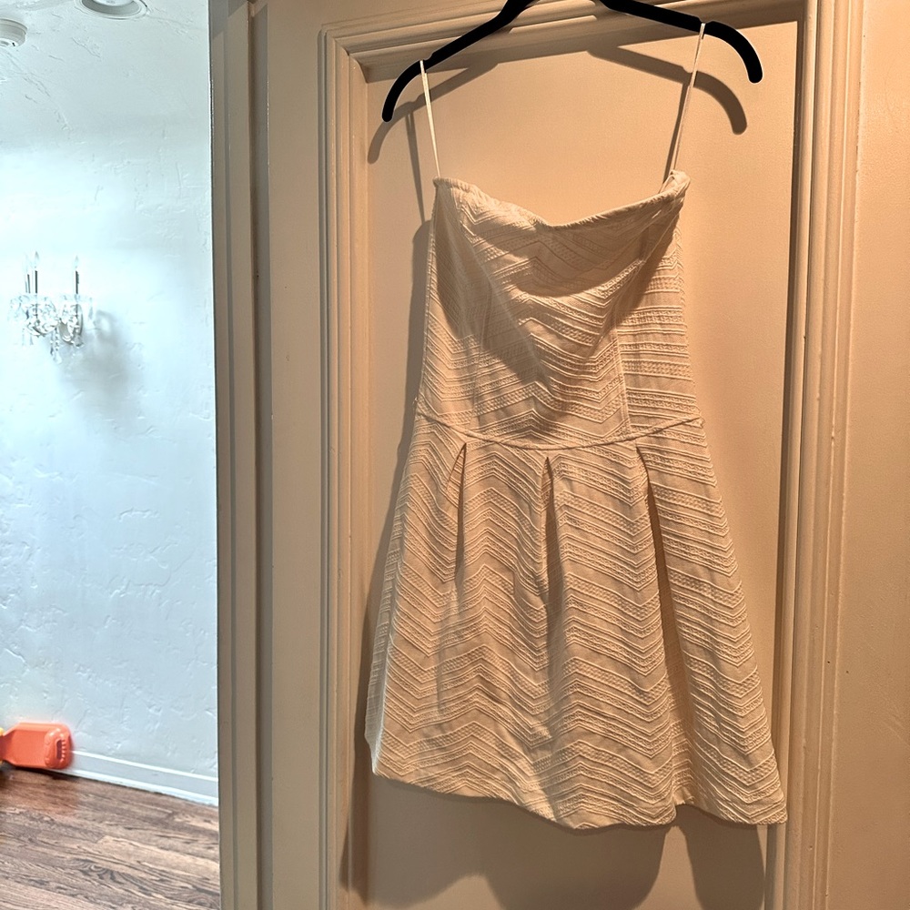 Bershka white strapless dress classic design blogger fashion favorite top skirt